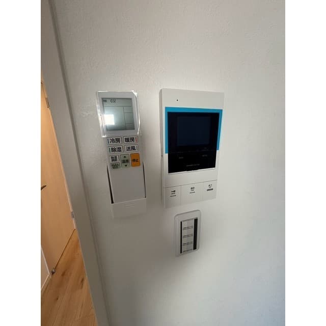 Room image 15