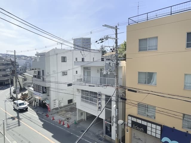 Room image 15