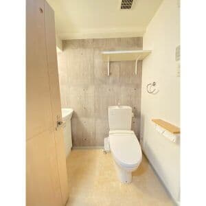 Room image 15