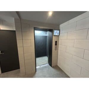 Room image 9