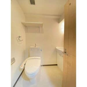 Room image 15