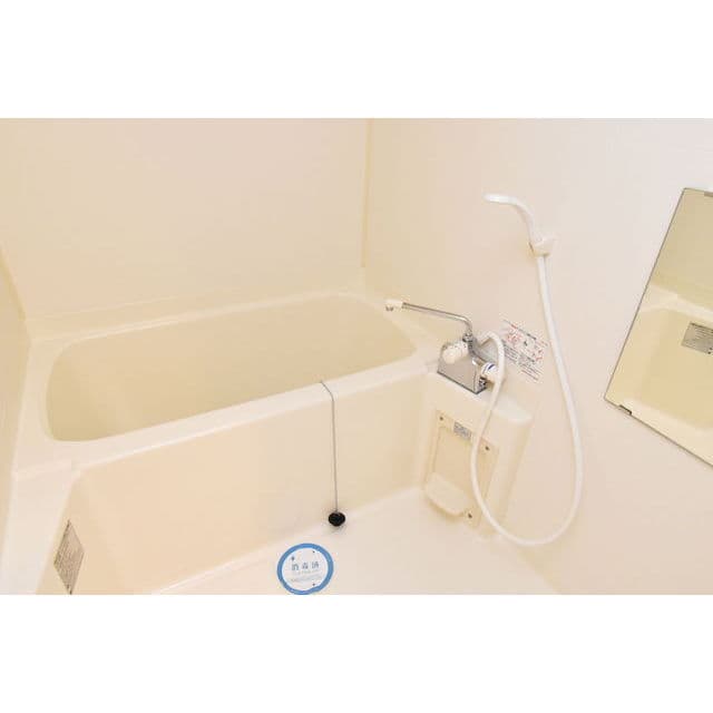 Room image 9