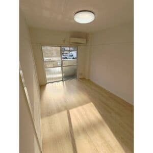 Room image 11