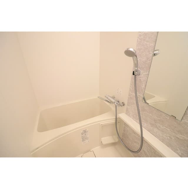 Room image 9