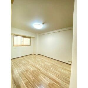 Room image 16
