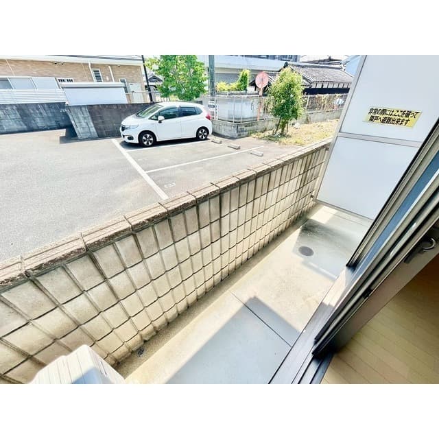 Room image 10