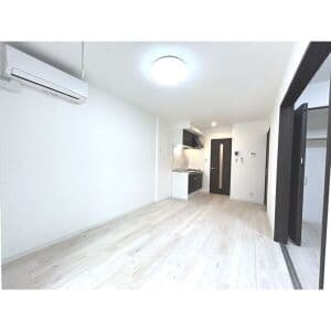 Room image 15