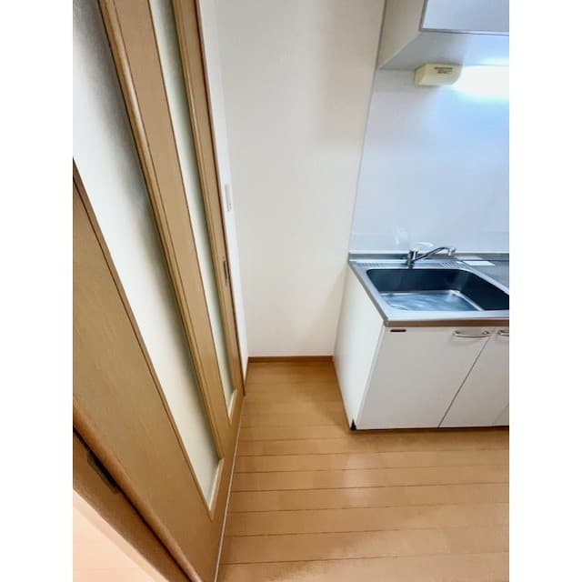 Room image 13