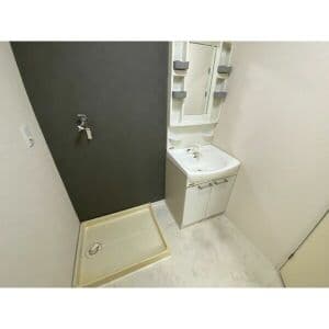 Room image 16