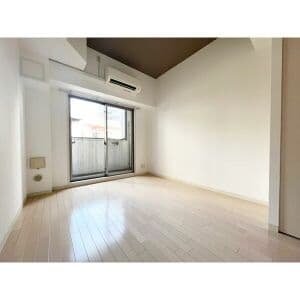 Room image 16
