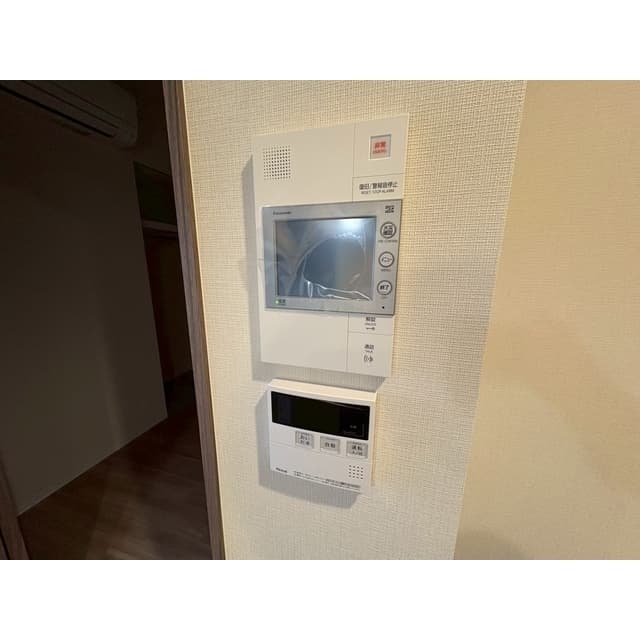 Room image 15
