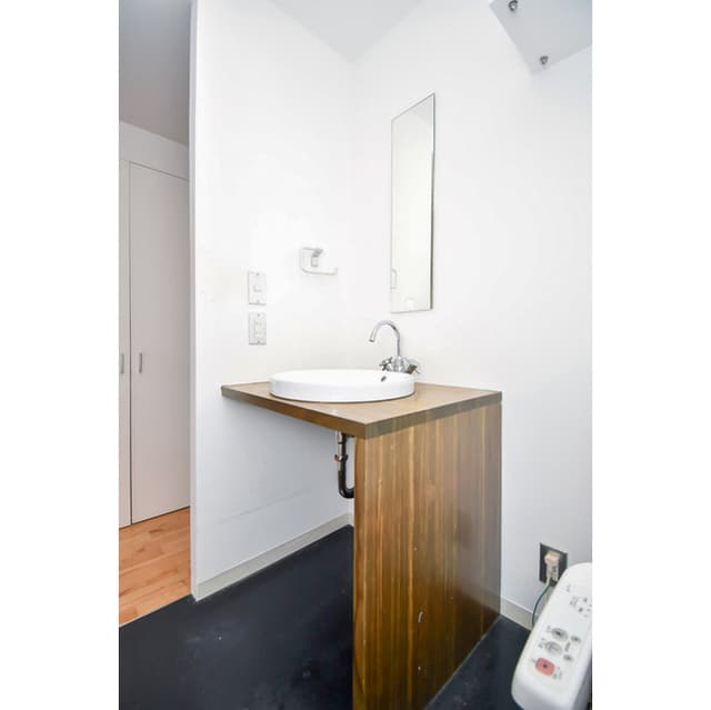 Room image 13