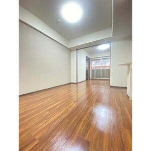 Room image 16