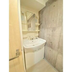 Room image 16
