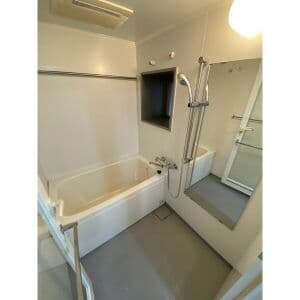 Room image 11
