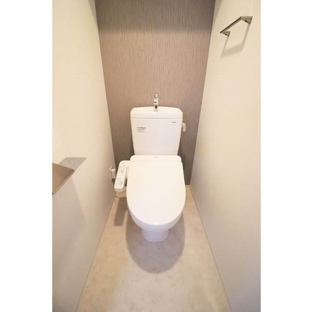 Room image 10