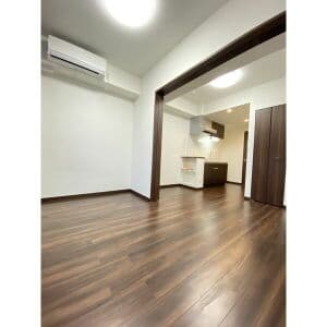 Room image 12