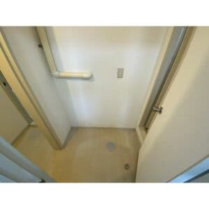 Room image 16