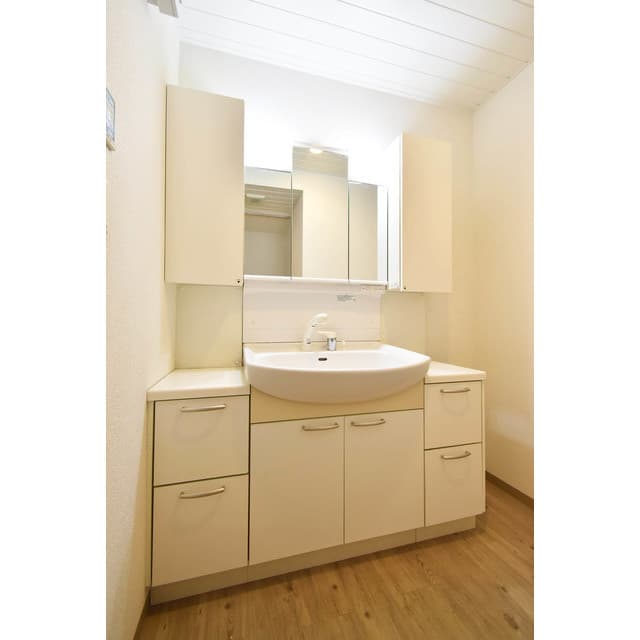 Room image 11