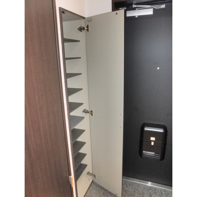 Room image 8