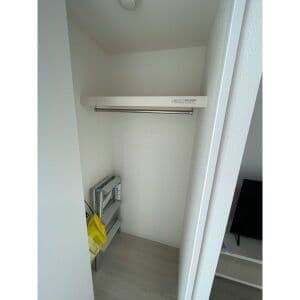 Room image 14