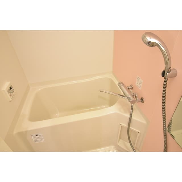 Room image 9