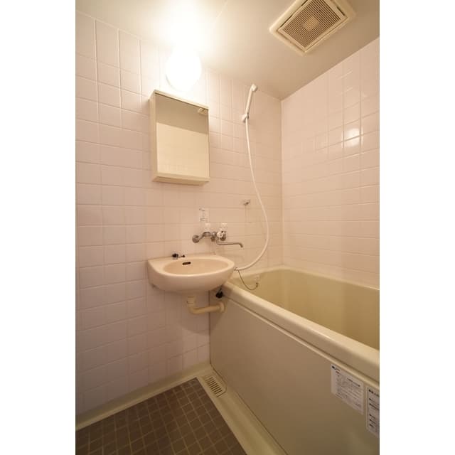 Room image 13