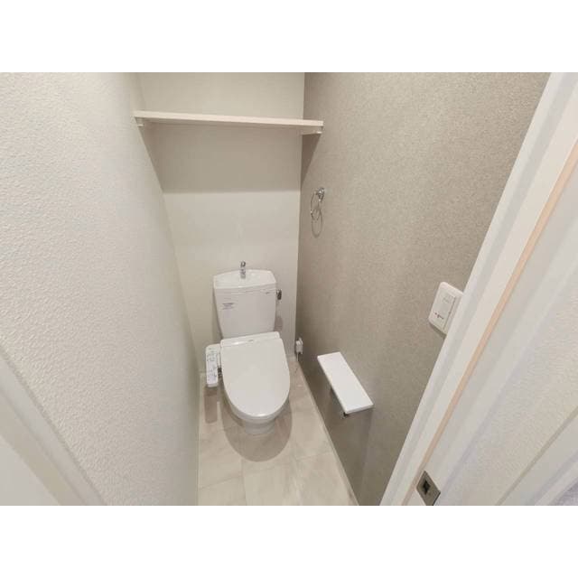 Room image 12