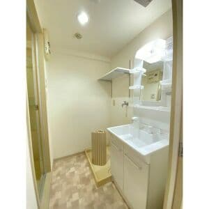Room image 16