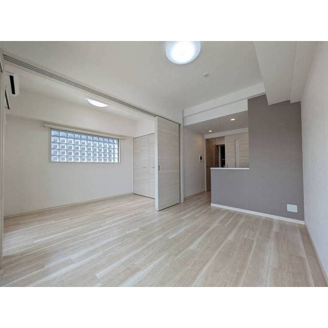 Room image 14