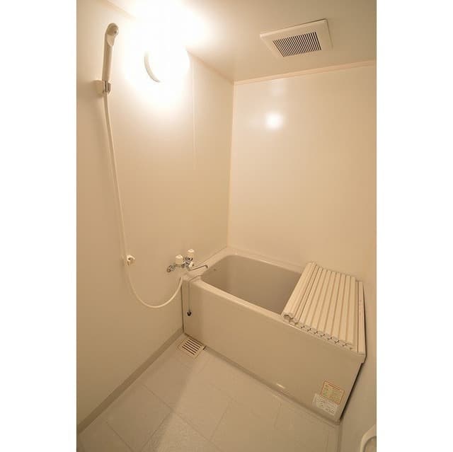 Room image 8
