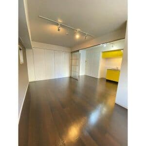 Room image 12