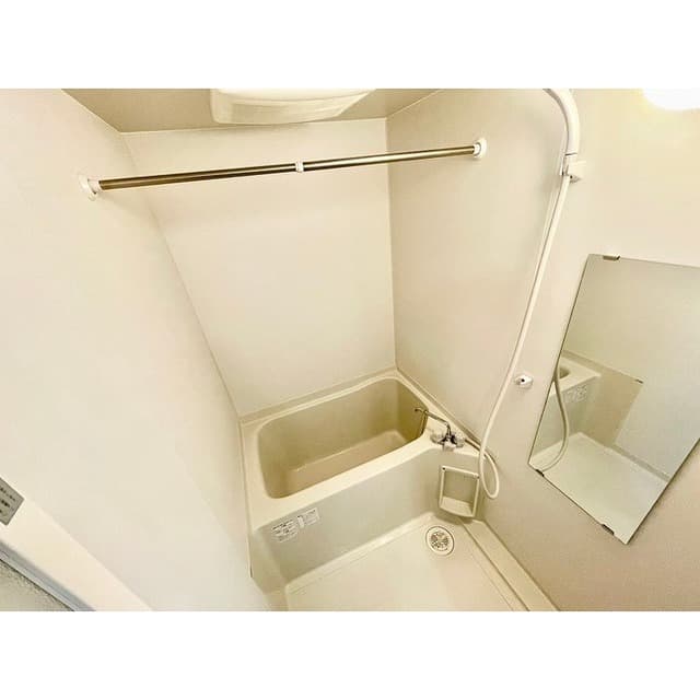 Room image 16