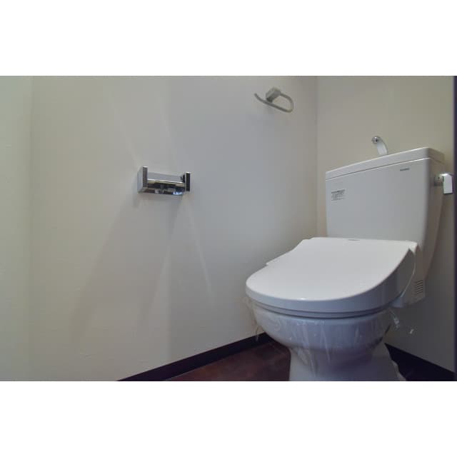 Room image 8