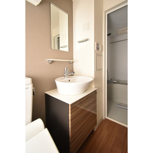 Room image 11