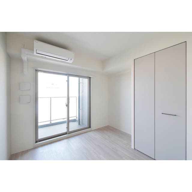 Room image 8