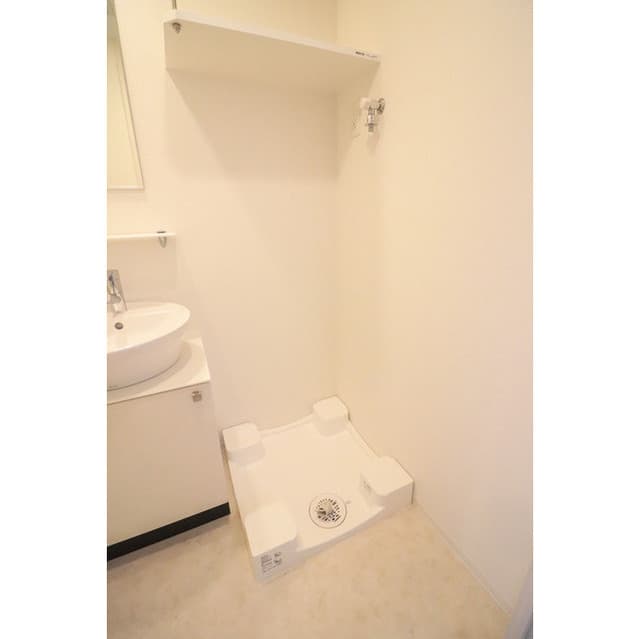 Room image 13