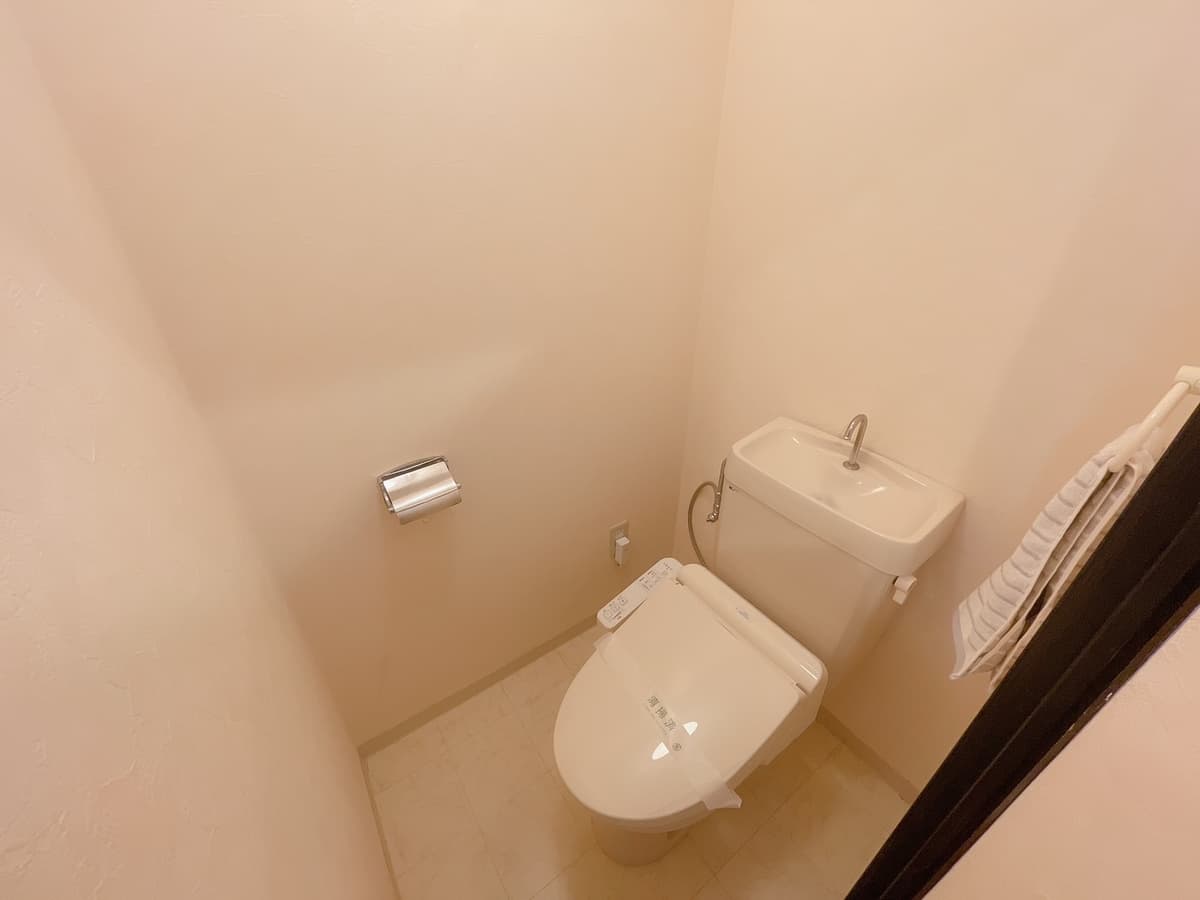 Room image 8