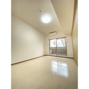 Room image 15
