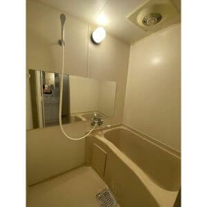 Room image 11