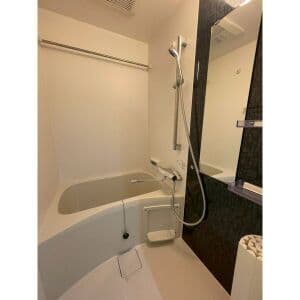 Room image 10