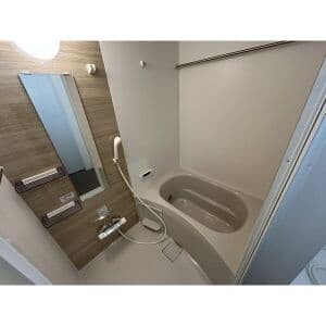 Room image 10