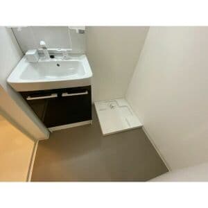 Room image 16
