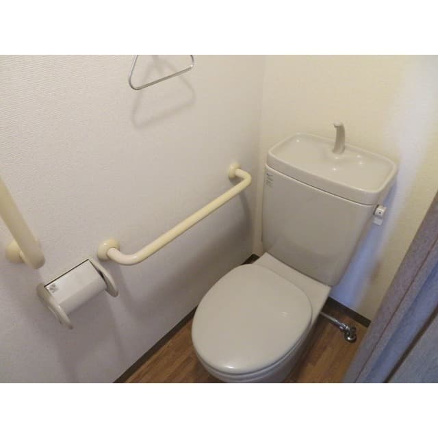 Room image 11