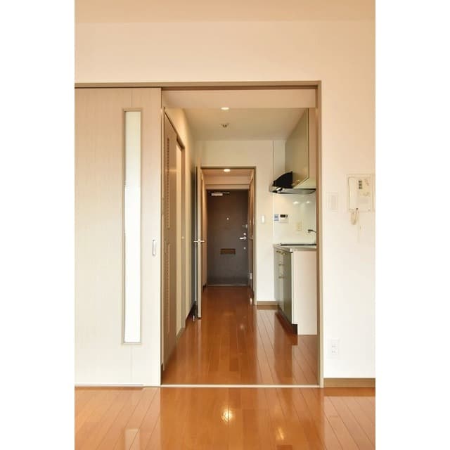 Room image 9
