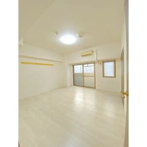 Room image 16