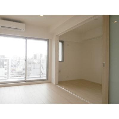 Room image 10