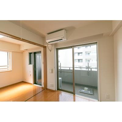 Room image 9