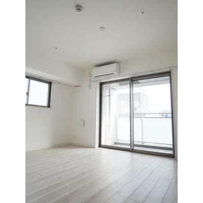 Room image 8