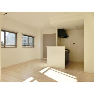 Room image 8